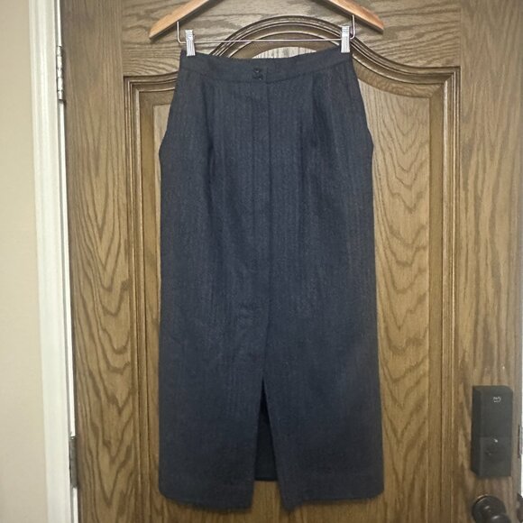 Jones New York 2 Piece Wool Skirt Suit Long Sleeve Jacket And Long Skirt Size 6 - Picture 3 of 16